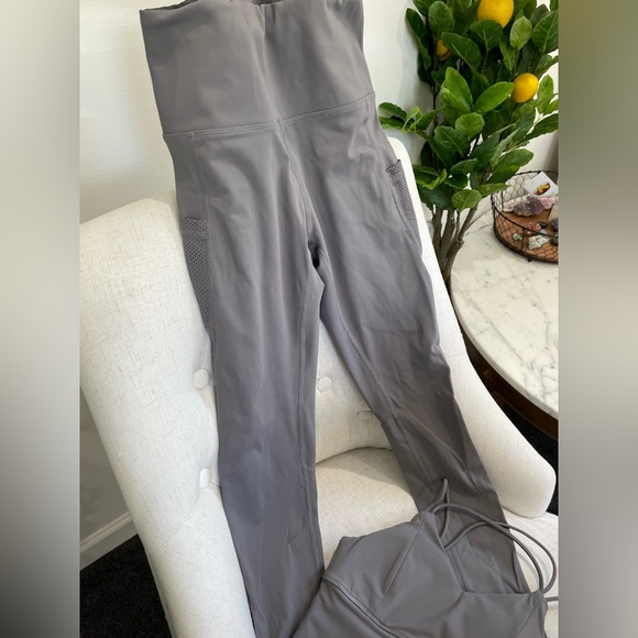 NWOT Matching Grey Legging and Sport Bra Set - Picture 2 of 6